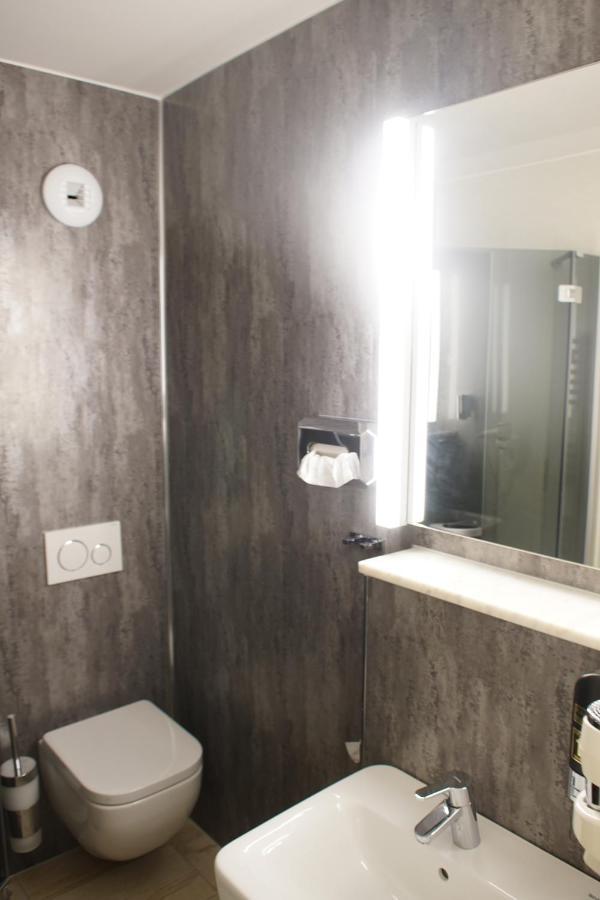 Hotel & Gasthaus Zum Eichenkranz Luckenwalde Εξωτερικό φωτογραφία